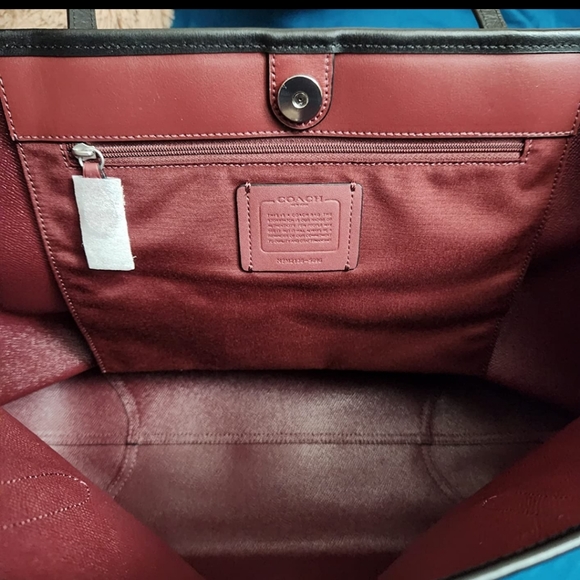 Coach - Picture 3 of 5